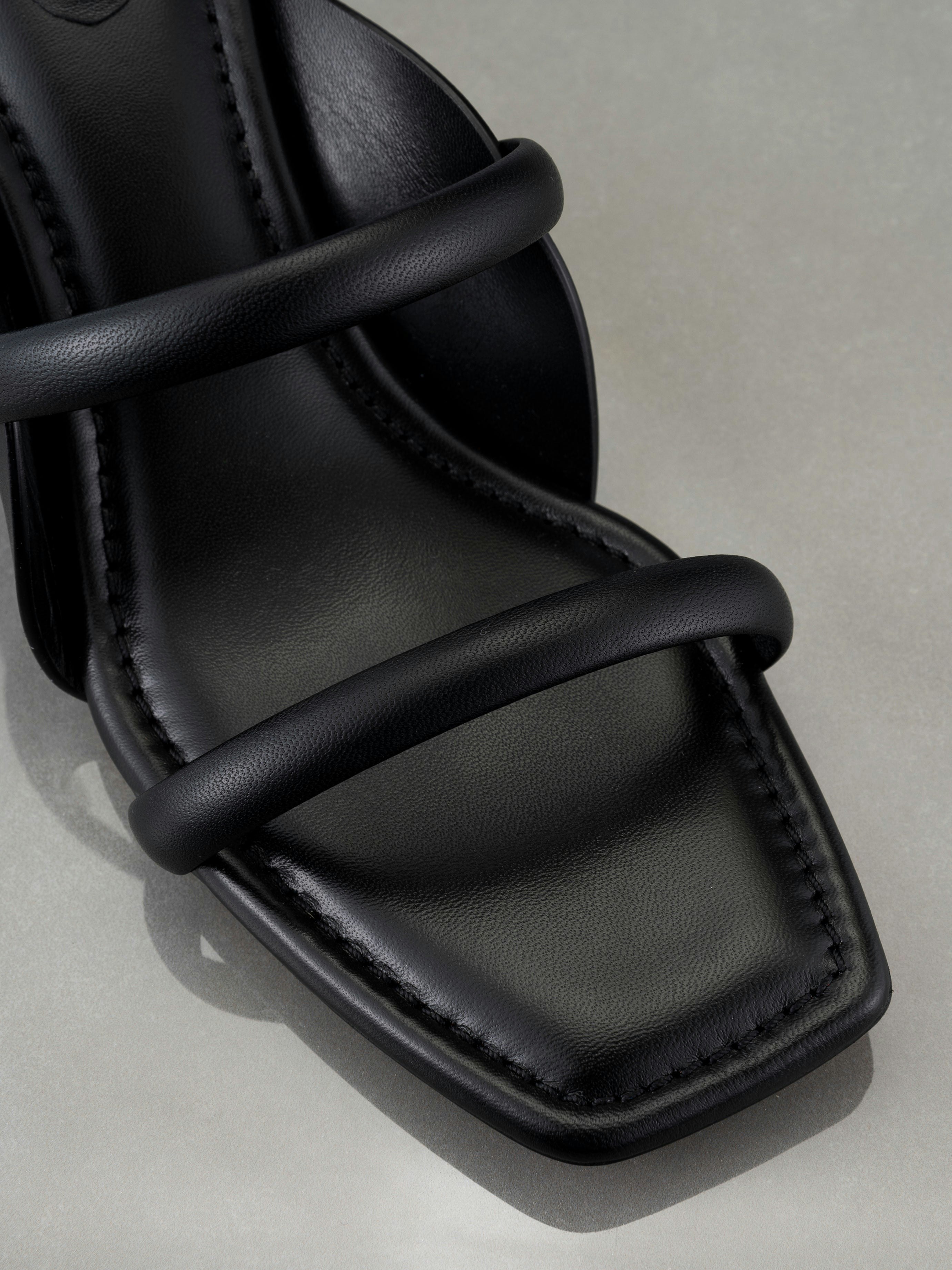 shoe detail view alt:size alt:fit1